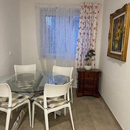 Apartmaji Meduza 2 Izola Bagian luar foto