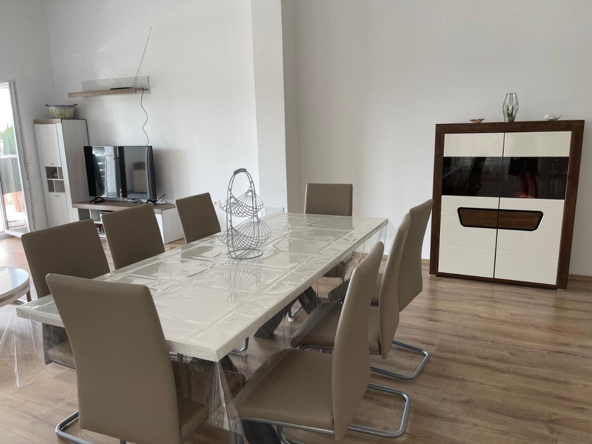 Apartmaji Meduza 2 Izola Bagian luar foto