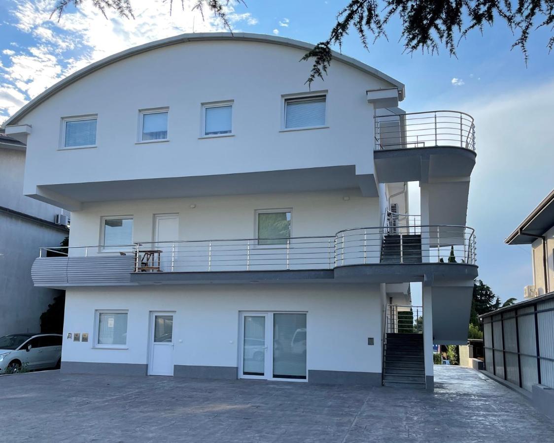 Apartmaji Meduza 2 Izola Bagian luar foto