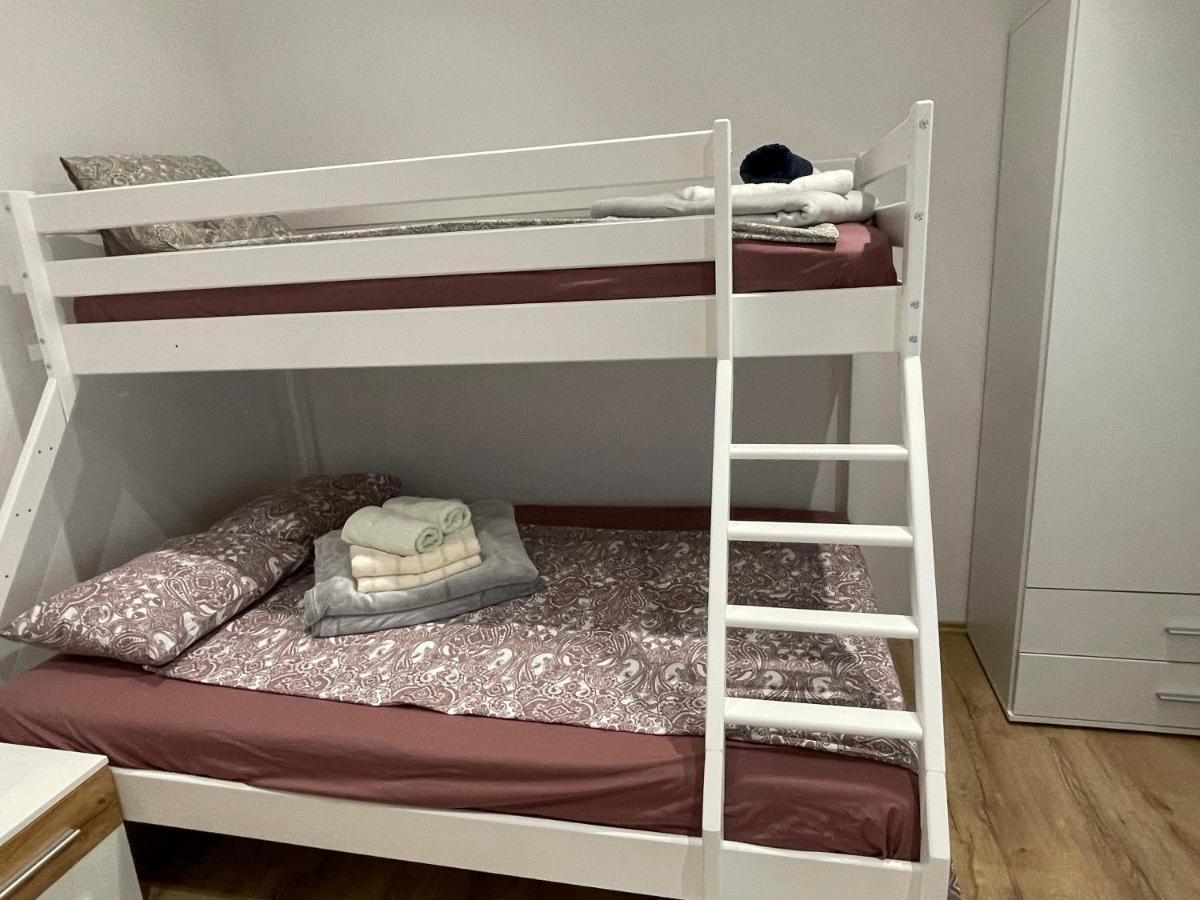 Apartmaji Meduza 2 Izola Bagian luar foto