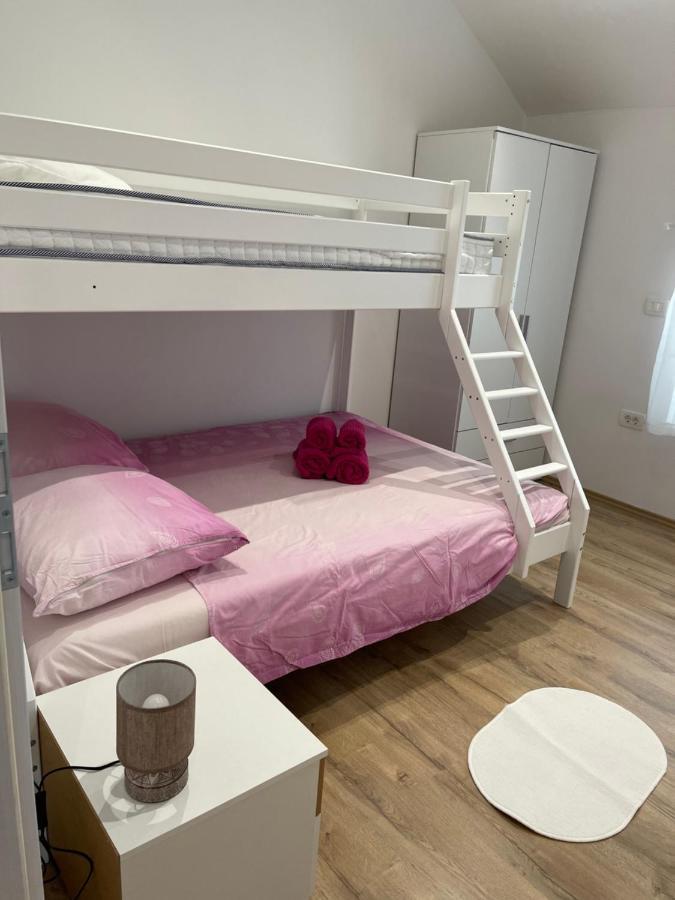 Apartmaji Meduza 2 Izola Bagian luar foto