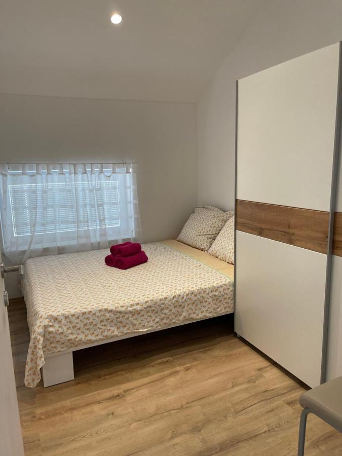 Apartmaji Meduza 2 Izola Bagian luar foto