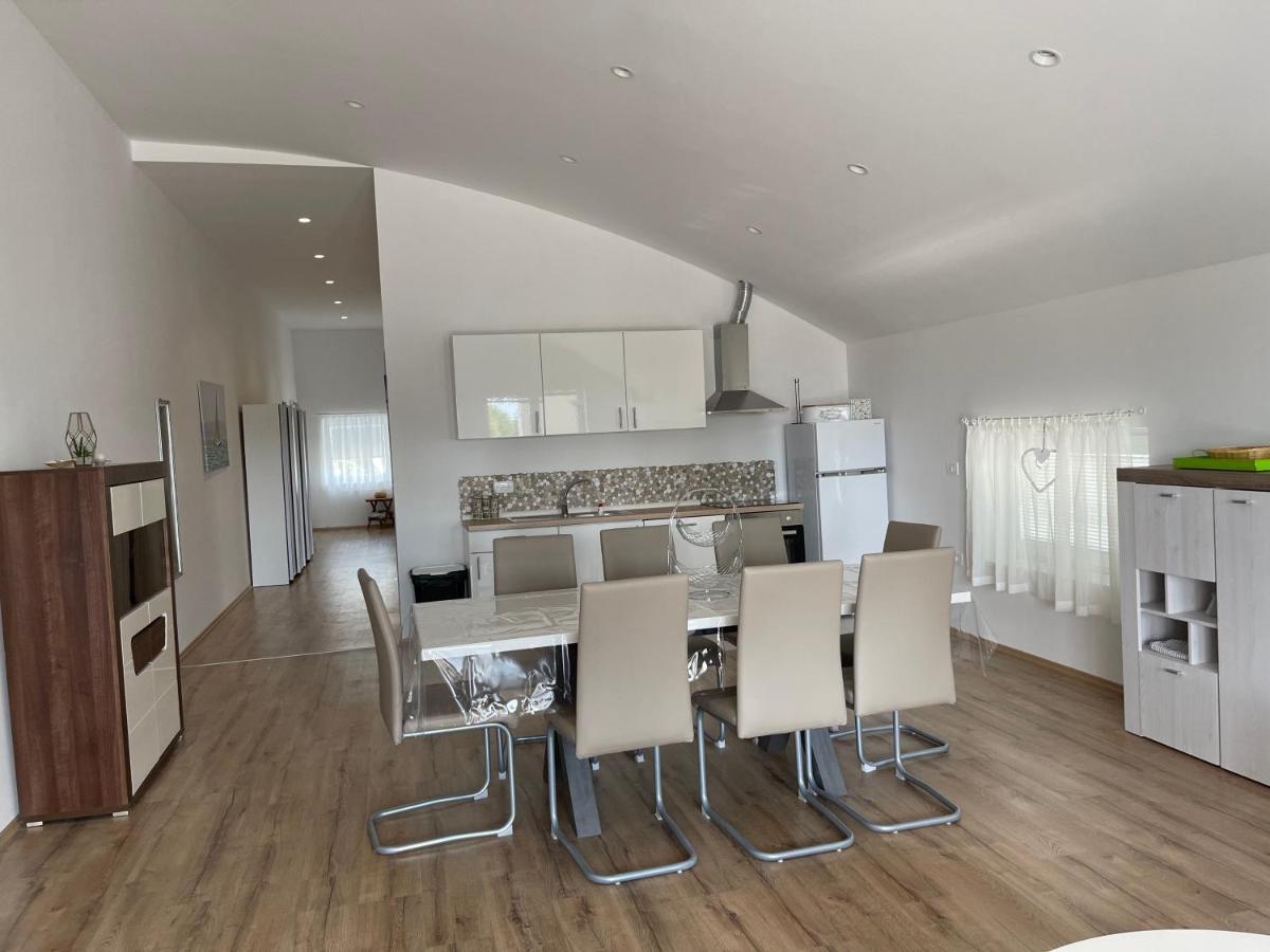 Apartmaji Meduza 2 Izola Bagian luar foto