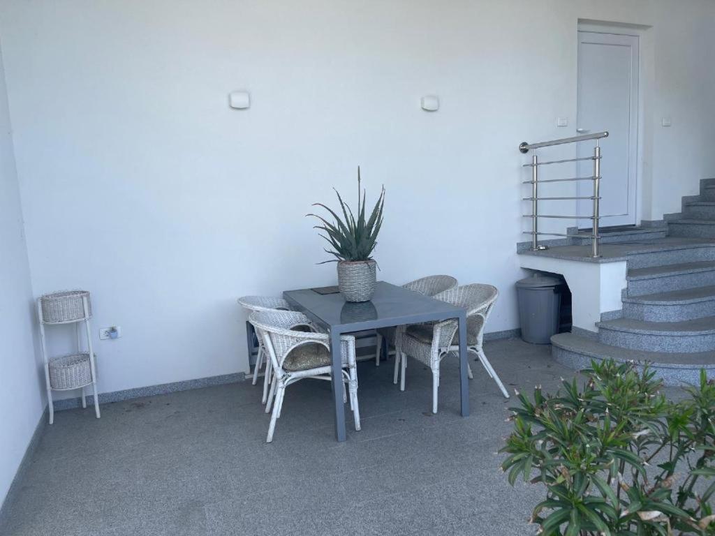 Apartmaji Meduza 2 Izola Bagian luar foto