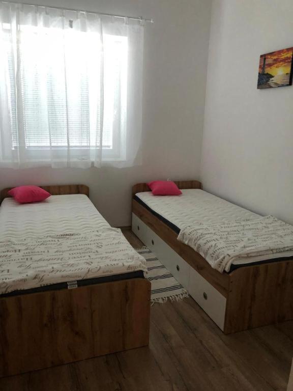 Apartmaji Meduza 2 Izola Bagian luar foto